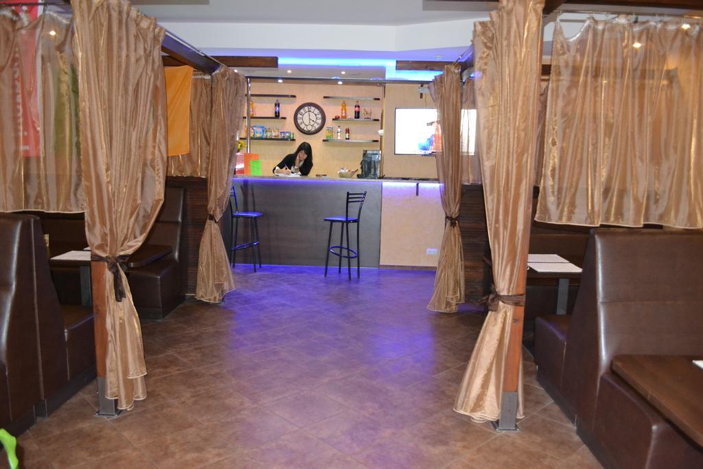 Hotel Yar Kharkiv Exterior photo